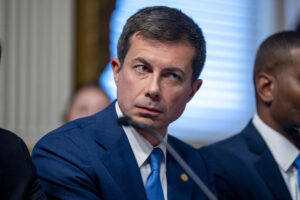 buttigieg-celebrates-more-than-$620-million-in-new-ev-funding-‘to-win-the-race’
