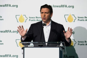 desantis-camp-makes-quick-work-of-climate-protester-at-campaign-event