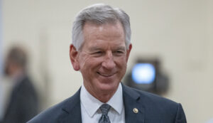 tuberville-bill-targeting-illegal-immigrant-use-of-va-resources-gains-traction