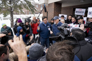 desantis-leans-into-trump-criticism-days-before-iowa
