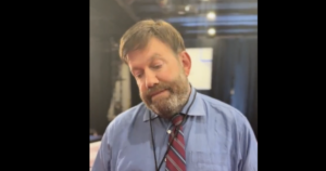 pollster-frank-luntz-cringes-as-he-admits-trump-will-win-in-2024-(video)