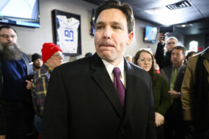 biden-campaign-digs-at-desantis’s-height-and-haley’s-‘high-heels’-in-iowa