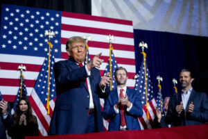 trump-team-pressures-desantis-and-haley-to-drop-out-before-new-hampshire-primary