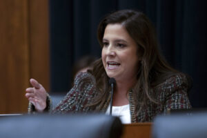 elise-stefanik-has-had-enough-of-hochul’s-immigration-policies:-‘putting-illegal-immigrants-first’