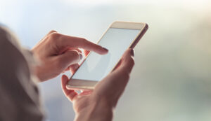 ‘less-stress.-better-focus:’-people-to-be-paid-to-lock-up-smartphones-for-a-month