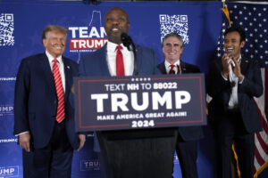 trump-rolls-out-super-friends-in-final-new-hampshire-rally