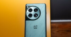 the-oneplus-12-is-perfectly-polished-inside-and-out