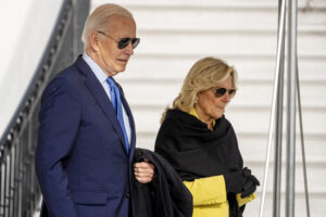 watch-live:-biden,-harris,-and-their-spouses-hold-campaign-rally-in-virginia