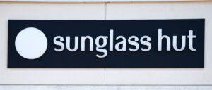 man-alleges-macy’s,-sunglass-hut’s-false-facial-recognition-led-to-his-jailing-and-rape