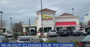 in-n-out-burger-restaurant-closing-in-oakland,-california-over-rampant-crime-problem