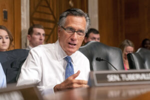 romney-slams-trump-for-not-wanting-border-solution-so-he-can-blame-biden:-‘really-appalling’