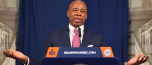 new-york-mayor-launches-crusade-against-social-media-amid-crime,-migrant-crisis