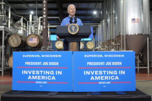 biden-travels-to-wisconsin,-promising-$5-billion-in-infrastructure-projects
