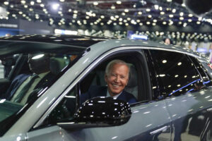 biden-runs-through-red-light-in-latest-part-of-$25-billion-electric-vehicle-push