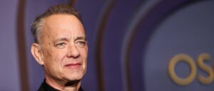 fact-check:-no,-tom-hanks-did-not-wear-a-‘nope-not-again’-anti-trump-shirt