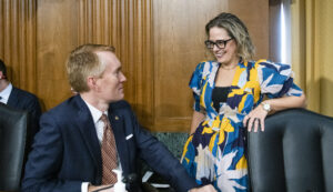 senators-reach-deal-to-shut-down-border-when-migrant-crossings-surge
