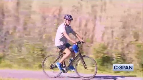 joe-biden-takes-a-leisurely-bike-ride-as-maui-burns-(video)-|-the-gateway-pundit-|-by-cristina-laila