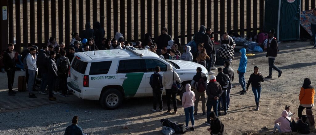 house-passes-bill-to-slap-major-criminal-penalties-on-migrants-and-smugglers-who-flee-border-patrol 