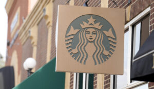 ex-starbucks-employee-suing-chain-after-being-fired-for-fighting-off-robbers-in-store