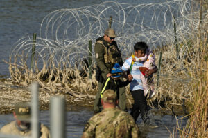desantis-wades-back-into-national-fight-with-promise-to-send-soldiers-to-texas