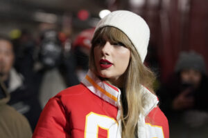 the-debrief-with-chris-irvine:-conservatives’-taylor-swift-conspiracy-theory