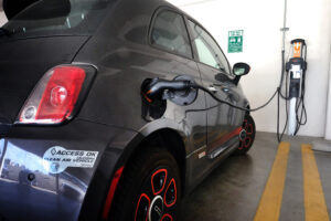 poll-show-7-states-oppose-electric-vehicle-mandates