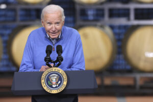 voters:-biden-is-losing-it,-and-the-media-are-covering-it-up