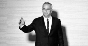 rfk-jr.-and-the-golden-bachelor-used-the-same-stylist,-fec-filings-show