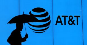 landline-phone-owners-are-protesting-at&t’s-plans-to-drop-service