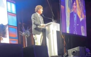 tucker-carlson-destroys-legacy-media-|-the-gateway-pundit-|-by-larry-johnson