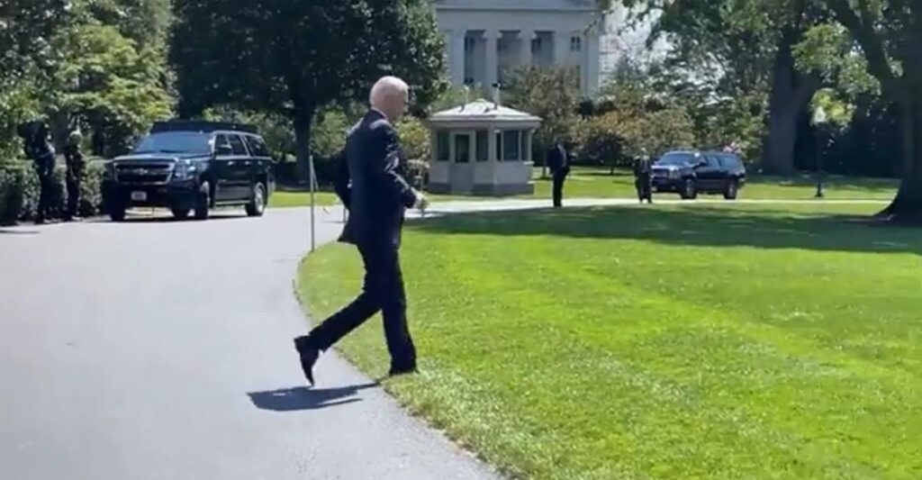 joe-biden-jogs-to-avoid-reporters-after-comer-reveals-he-used-pseudonym-for-ukraine-dealings-(video)-|-the-gateway-pundit-|-by-cristina-laila