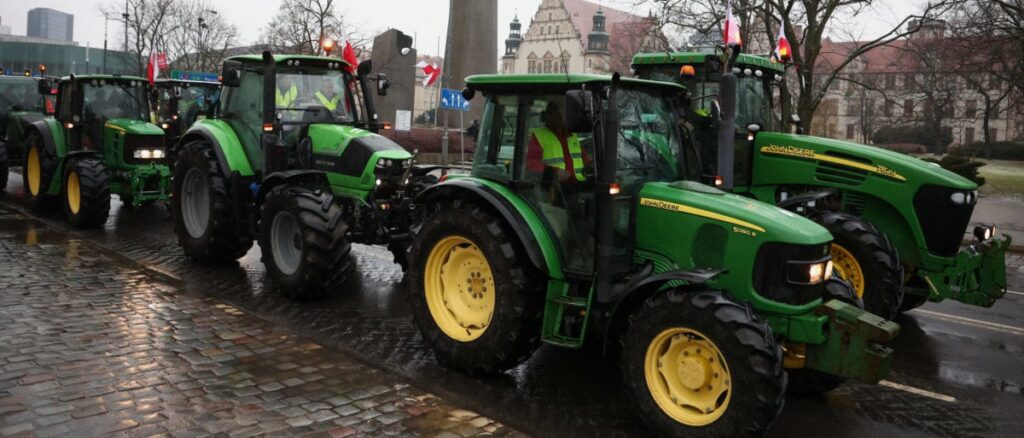 fact-check:-no,-rte-news-did-not-refer-to-protesting-irish-farmers-as-‘far-right’