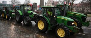 fact-check:-no,-rte-news-did-not-refer-to-protesting-irish-farmers-as-‘far-right’