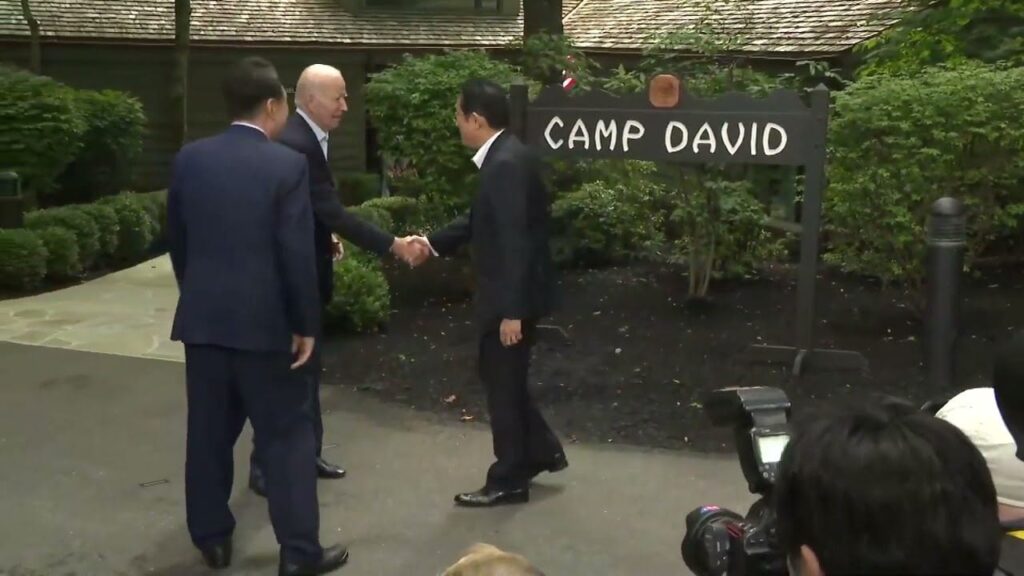 biden-ignores-questions-as-reporters-herded-from-room-at-camp-david-(video)-|-the-gateway-pundit-|-by-cristina-laila