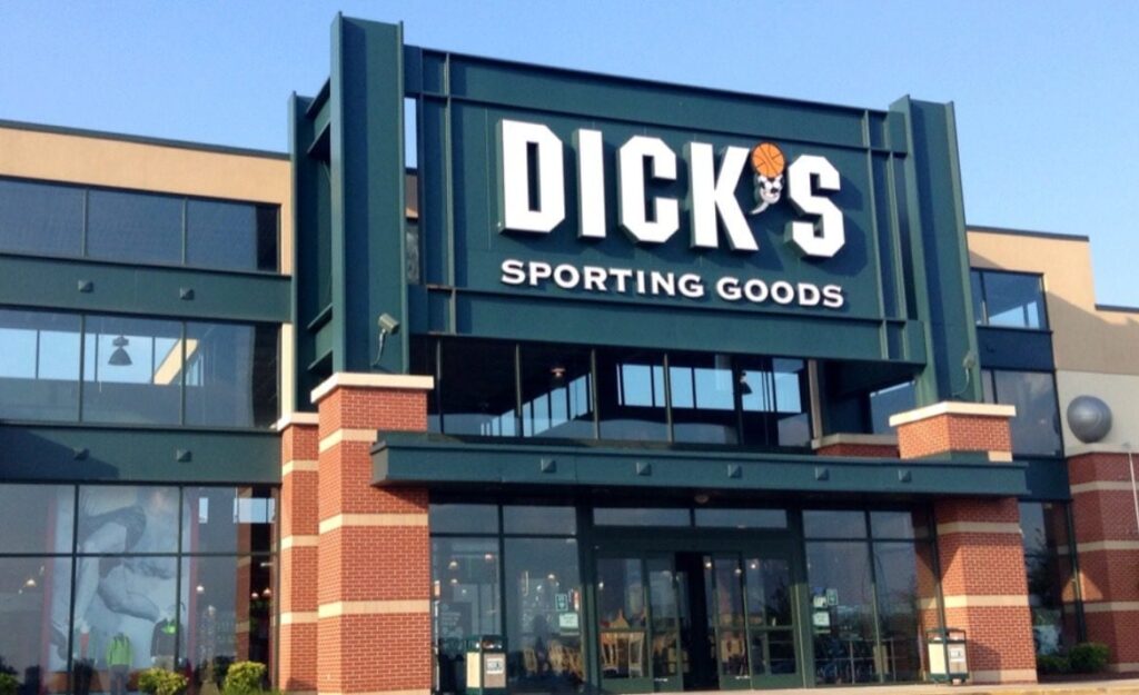 dick’s-sporting-goods-ceo-blames-increase-in-theft-for-23%-drop-in-profit-despite-sales-increasing-3.6%-in-q2-|-the-gateway-pundit-|-by-cristina-laila