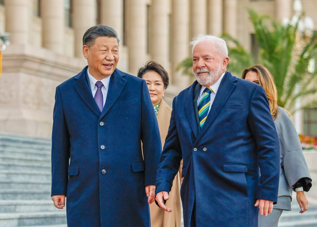 communism-threatens-america:-brazilian-president-lula-da-silva-pushes-to-weaken-the-dollar-and-create-single-currency-with-china-and-brics-countries-|-the-gateway-pundit-|-by-fernando-de-castro