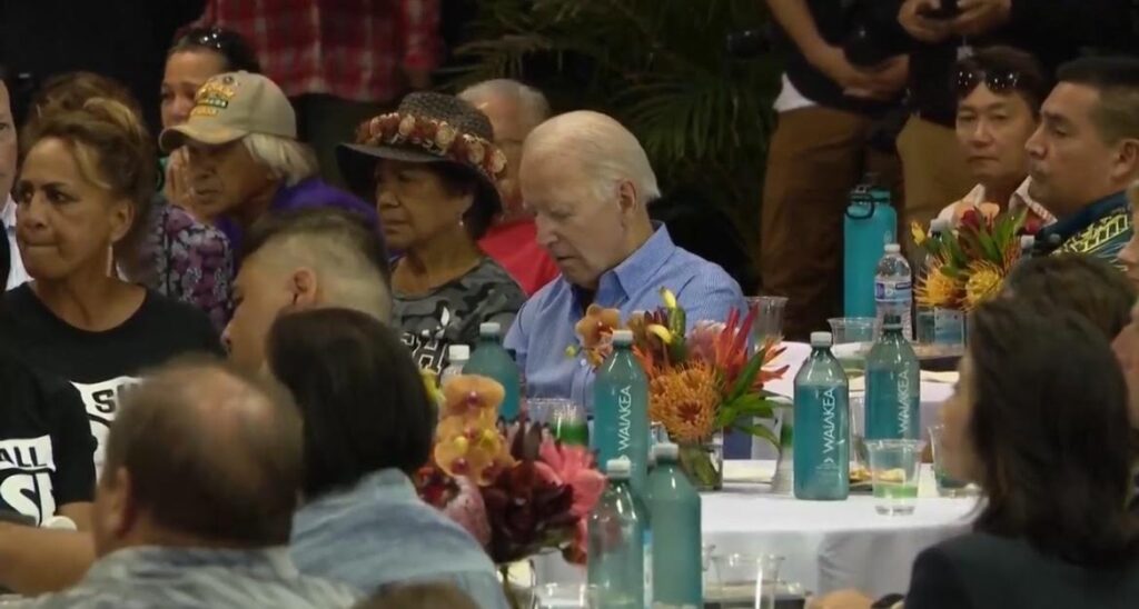 did-joe-biden-nod-off-or-check-his-watch-during-maui-wildfire-memorial-service?-(video)-|-the-gateway-pundit-|-by-cristina-laila