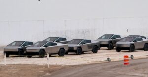 this-is-why-tesla’s-stainless-steel-cybertrucks-may-be-rusting