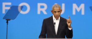 fact-check:-image-claiming-to-show-barack-obama-being-arrested-is-digitally-fabricated