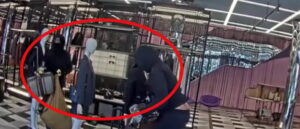 video-shows-thieves-commit-brazen-armed-robbery-at-gucci-store