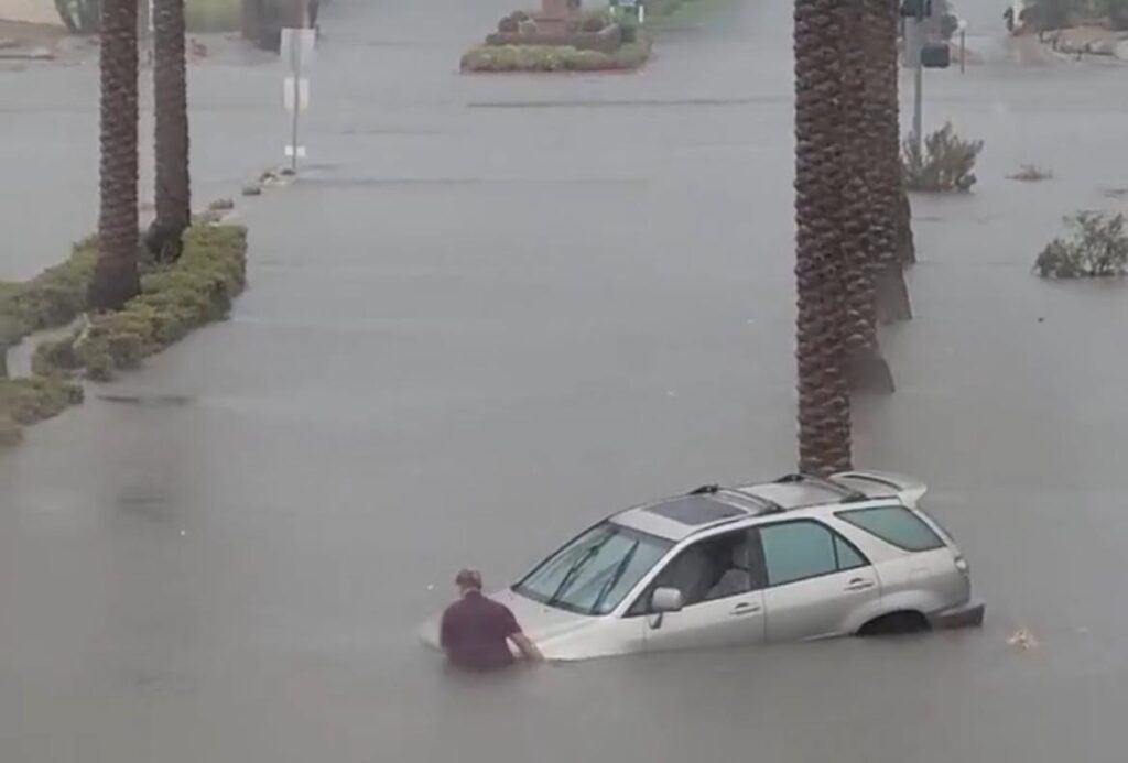 tropical-storm-hilary-causes-massive-flooding-in-palm-springs,-cars-submerged-(video)-|-the-gateway-pundit-|-by-cristina-laila