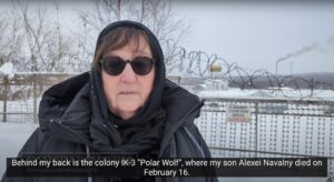 mother-of-kremlin-critic-navalny-says-she’s-resisting-pressure-to-agree-to-a-secret-burial