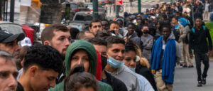 fact-check:-does-this-video-show-migrants-in-canada-living-by-train-tracks?