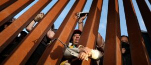 hundreds-of-migrants-released-at-bus-station-after-aid-money-runs-out