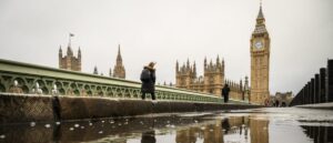 fact-check:-image-purporting-to-show-multiple-israeli-flags-in-uk-parliament-is-edited