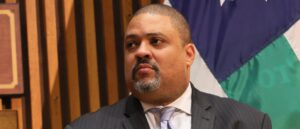 manhattan-da-asks-judge-to-impose-gag-order-on-trump