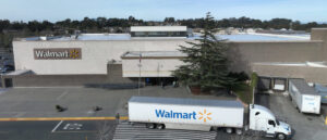fact-check:-no,-a-walmart-in-tn-has-not-set-up-portable-toilets-outside-for-migrants