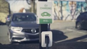 mercedes-pushes-back-on-going-all-electric-as-‘lackluster-demand’-cripples-plan