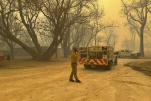 texas-smokehouse-creek-fire:-250,000-acres-scorched,-‘looks-like-armageddon’-–-washington-examiner