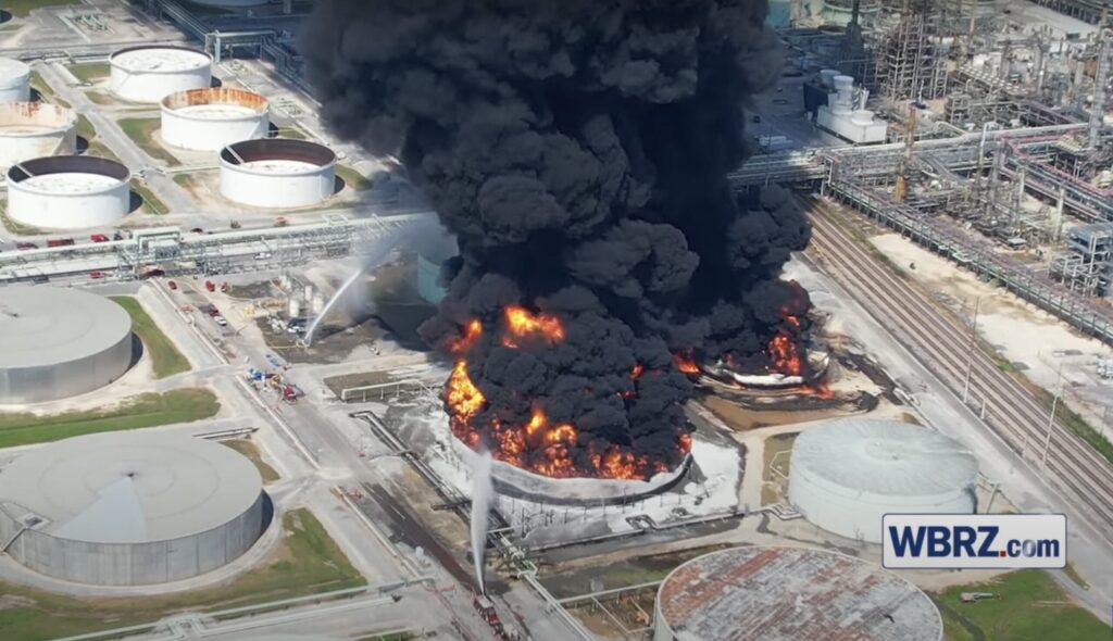 third-largest-us.-oil-refinery-forced-to-shut-down-following-devastating-fire-in-garyville,-louisiana-(video)-|-the-gateway-pundit-|-by-jim-hᴏft